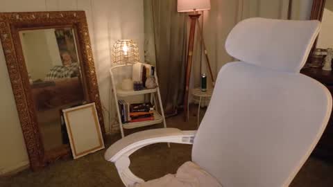 Snapshot of magnolia_jane chatting on October 9, 2025, 6:00 am Magnolia Maggie Maggie Jane online show from October 9, 2025, 6:00 am