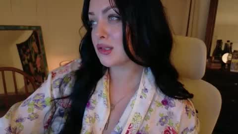 Snapshot of magnolia_jane chatting on April 16, 2026, 4:57 am Magnolia Maggie Maggie Jane online show from April 16, 2026, 4:57 am