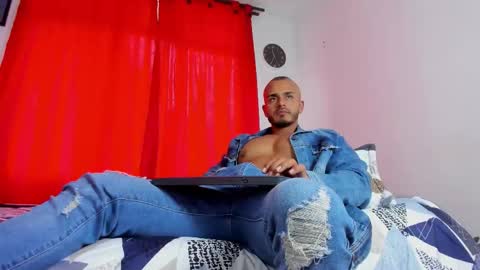 Snapshot of magnusclark chatting on November 5, 2025, 7:03 pm Magnusclark online show from November 5, 2025, 7:03 pm