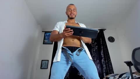 Snapshot of magnusclark chatting on November 18, 2025, 9:08 pm Magnusclark online show from November 18, 2025, 9:08 pm