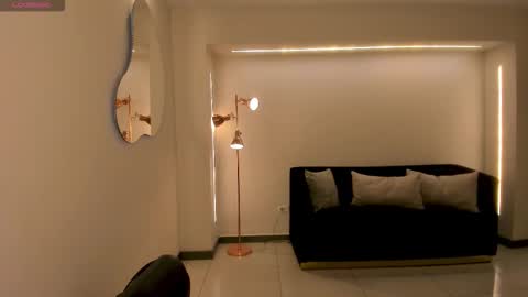 Snapshot of maiacollins chatting on February 8, 2026, 10:46 pm Maia online show from February 8, 2026, 10:46 pm