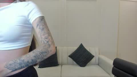 Snapshot of maiacollins chatting on February 26, 2026, 6:51 pm Maia online show from February 26, 2026, 6:51 pm