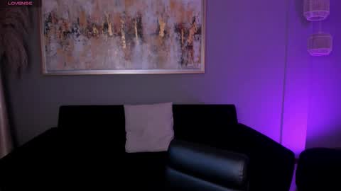 Snapshot of maiacollins chatting on March 3, 2026, 5:41 pm Maia online show from March 3, 2026, 5:41 pm