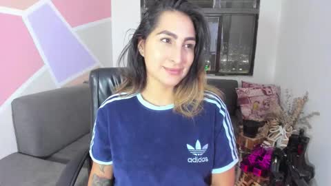   online show from November 6, 2025, 12:33 am