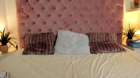  Maia  online show from February 23, 2025, 1:02 am