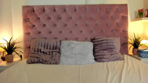  Maia  online show from February 25, 2025, 9:02 pm