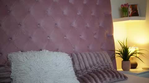  Maia  online show from March 13, 2026, 6:58 pm