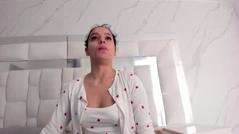 Maia  online show from January 9, 2026, 11:57 am