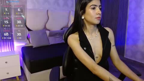 maiily_tay online show from November 6, 2025, 12:06 pm
