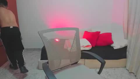 Snapshot of maik_h88 chatting on December 2, 2024, 5:37 am Maik Stiven online show from December 2, 2024, 5:37 am
