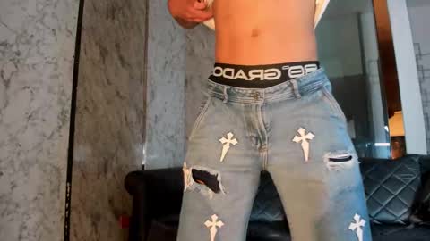 MAIK MEJIA online show from February 21, 2026, 7:37 pm