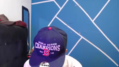 maikjameshot online show from December 22, 2025, 6:38 pm