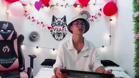 Maiky Cooper online show from February 9, 2025, 3:53 am