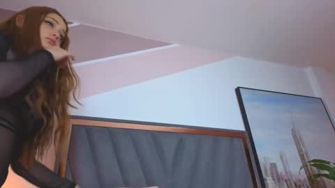 Mailin online show from October 15, 2025, 2:22 am