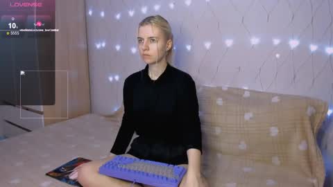 Snapshot of mailin_harrington chatting on May 24, 2026, 4:01 pm Your kitty online show from May 24, 2026, 4:01 pm