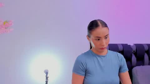 Maily  online show from April 10, 2026, 8:02 pm