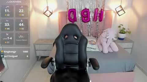 Snapshot of mailylove1 chatting on February 7, 2025, 2:26 pm  M A I L Y  online show from February 7, 2025, 2:26 pm