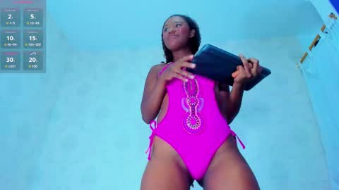 Snapshot of mailyn_er chatting on February 24, 2025, 8:36 pm Mailyn online show from February 24, 2025, 8:36 pm