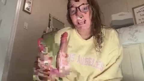 Snapshot of maisystellaxx chatting on March 23, 2026, 2:15 am maisystellaxx online show from March 23, 2026, 2:15 am