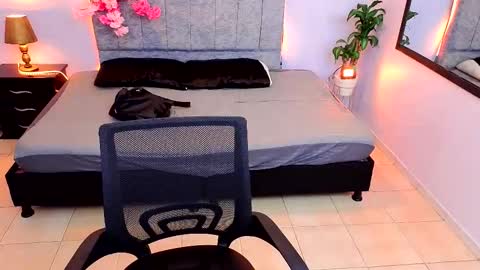 MAITE STONE1 online show from October 4, 2025, 3:48 am