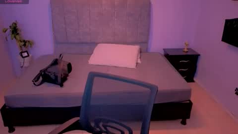 MAITE STONE1 online show from November 22, 2025, 3:05 am