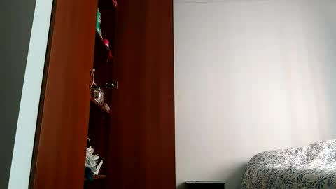 MAITE STONE1 online show from April 14, 2026, 2:56 pm