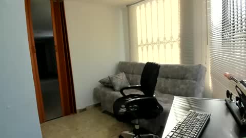 Snapshot of majo_soussa chatting on January 11, 2025, 1:01 pm Majo Soussa online show from January 11, 2025, 1:01 pm
