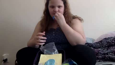 makemesquirt06 online show from September 24, 2025, 9:51 pm