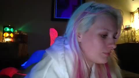 Snapshot of makinziirain chatting on March 2, 2026, 6:25 am KarizmaticKitten online show from March 2, 2026, 6:25 am