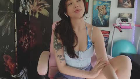 MakiyahBelle online show from December 3, 2025, 6:54 am