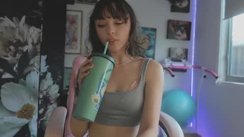 MakiyahBelle online show from May 7, 2026, 6:41 am