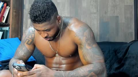 Snapshot of makonneen chatting on January 28, 2025, 8:04 am Makonnen online show from January 28, 2025, 8:04 am