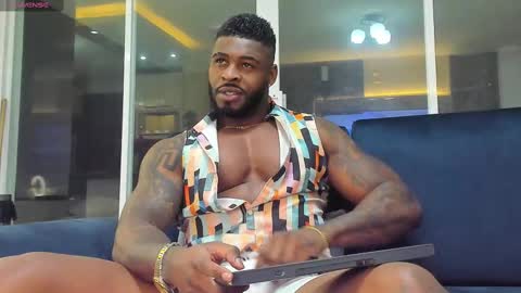 Snapshot of makonneen chatting on February 19, 2025, 3:28 am Makonnen online show from February 19, 2025, 3:28 am
