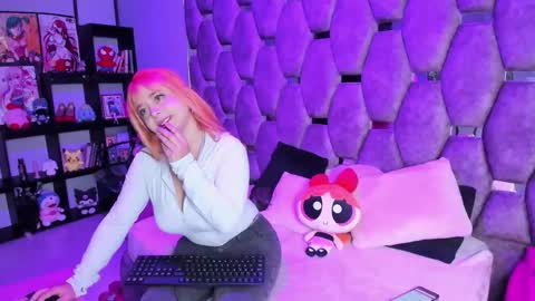 maky_coss online show from April 7, 2026, 1:33 pm