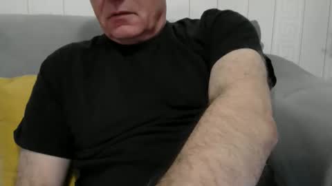 Snapshot of maletoytouse chatting on February 19, 2026, 6:48 pm maletoytouse online show from February 19, 2026, 6:48 pm