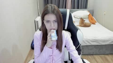 Snapshot of malia__hale chatting on October 16, 2025, 12:11 am Malia online show from October 16, 2025, 12:11 am