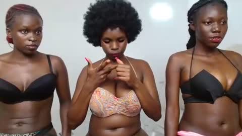 Snapshot of malia_baby chatting on July 13, 2026, 4:10 pm malia online show from July 13, 2026, 4:10 pm