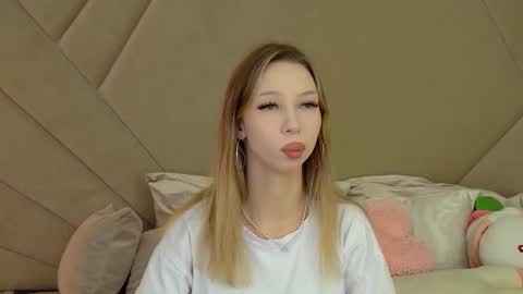 Malialandre online show from September 21, 2025, 4:08 pm