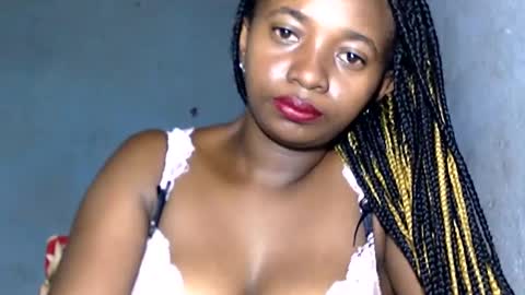 malinah01 online show from January 7, 2025, 5:31 pm