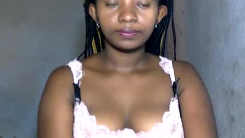 malinah01 online show from January 13, 2025, 6:16 am