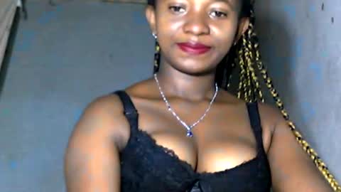 malinah01 online show from January 24, 2025, 1:47 pm