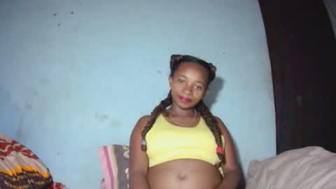 malinah01 online show from September 18, 2025, 6:43 pm