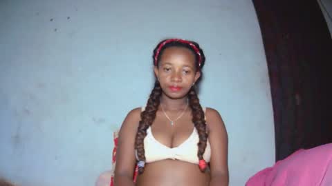 malinah01 online show from September 29, 2025, 4:17 am