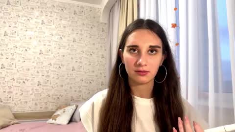 Snapshot of mallorydamann chatting on November 20, 2025, 1:33 pm Lory online show from November 20, 2025, 1:33 pm