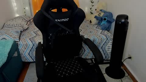  MaLlYs1  online show from December 10, 2024, 7:43 pm