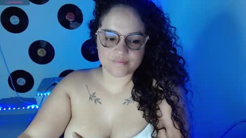 MI INSTAGRAM soy glory01 online show from February 20, 2025, 10:15 pm