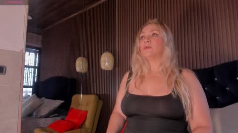 MalorySweet  online show from February 3, 2026, 12:21 pm