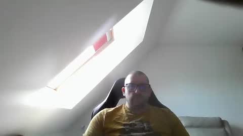 breton online show from April 18, 2026, 8:29 am