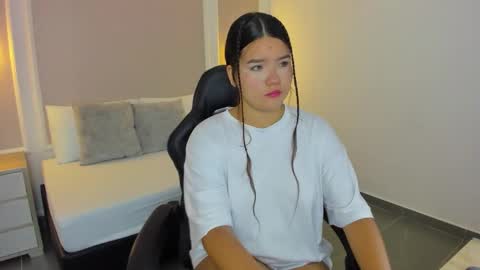 M A L U online show from November 19, 2025, 12:05 pm