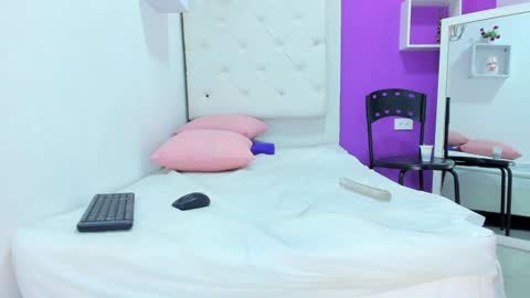 Snapshot of malu_hot69 chatting on January 26, 2025, 12:11 pm Malu online show from January 26, 2025, 12:11 pm